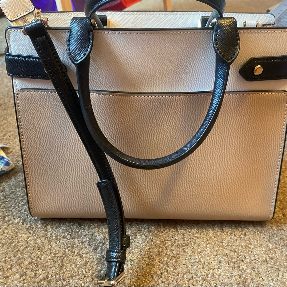 Kate Spade handbag. Excellent condition - Picture 2 of 3